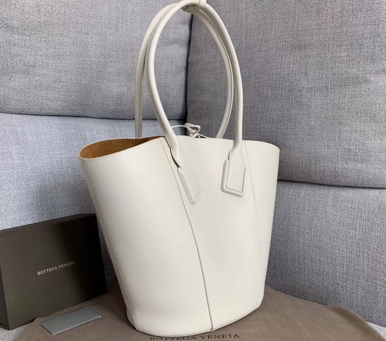 Bottega Veneta Medium Basket Tote in Bianco French Calfskin