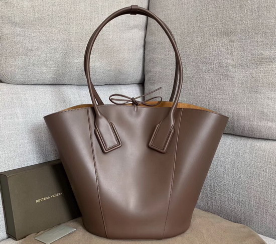 Bottega Veneta Medium Basket Tote in Fondente French Calfskin