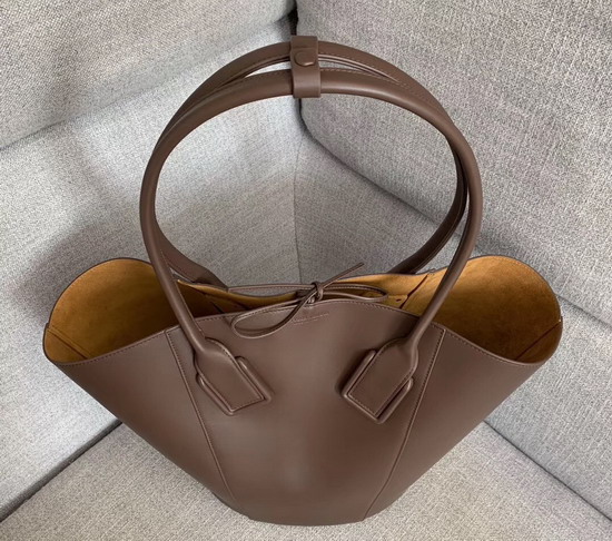 Bottega Veneta Medium Basket Tote in Fondente French Calfskin