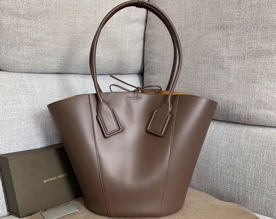 Bottega Veneta Medium Basket Tote in Fondente French Calfskin