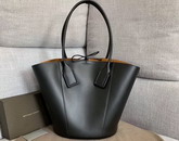 Bottega Veneta Medium Basket Tote in Nero French Calfskin