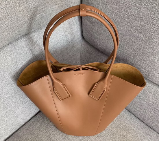 Bottega Veneta Medium Basket Tote in Wood French Calfskin