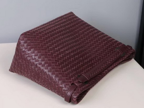 Bottega Veneta Medium Carda Bag in Bordeaux Nappa Leather