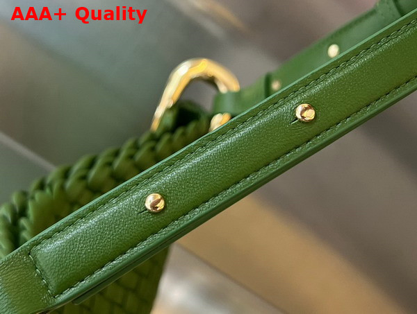 Bottega Veneta Medium Clicker Shoulder Bag in Avocado Padded Intreccio Leather Replica