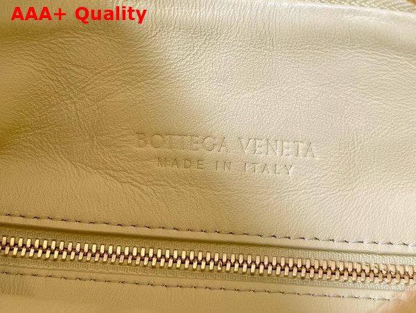 Bottega Veneta Medium Gemelli Shoulder Bag in Ice Cream Intrecciato Leather Replica