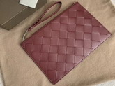 Bottega Veneta Medium Pouch in Bordeaux Intrecciato Nappa