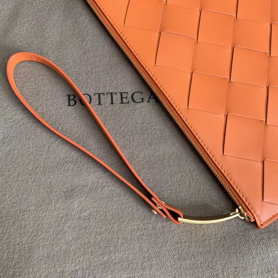 Bottega Veneta Medium Pouch in Burned Orange Intrecciato Nappa