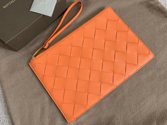 Bottega Veneta Medium Pouch in Burned Orange Intrecciato Nappa