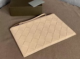 Bottega Veneta Medium Pouch in Nude Intrecciato Nappa