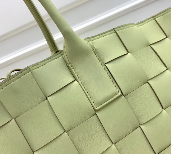 Bottega Veneta Medium Tote Bag in Light Yellow Maxi Intreccio