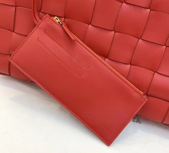 Bottega Veneta Medium Tote Bag in Red Maxi Intreccio