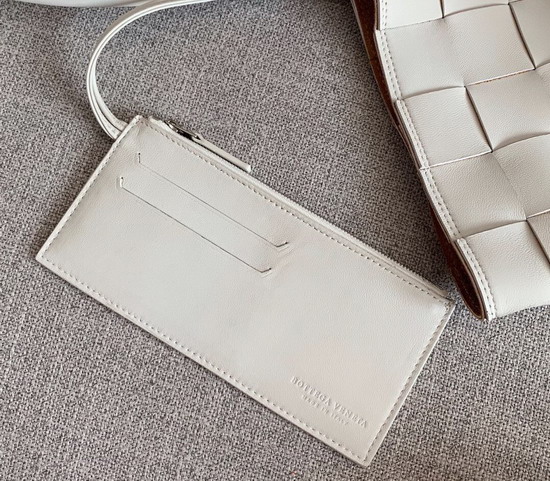 Bottega Veneta Medium Tote in Bianco Maxi Intreccio