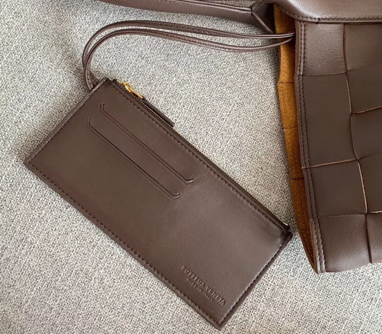 Bottega Veneta Medium Tote in Fondente Maxi Intreccio