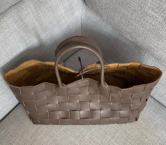 Bottega Veneta Medium Tote in Fondente Maxi Intreccio