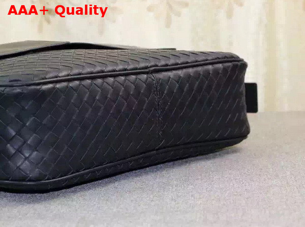 Bottega Veneta Messenger Bag in Nero Intrecciato VN Replica