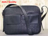 Bottega Veneta Messenger Bag in Nero Intrecciato VN Replica