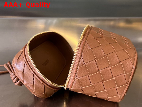 Bottega Veneta Mini Intrecciato Vanity Case in Wood Lambskin Replica