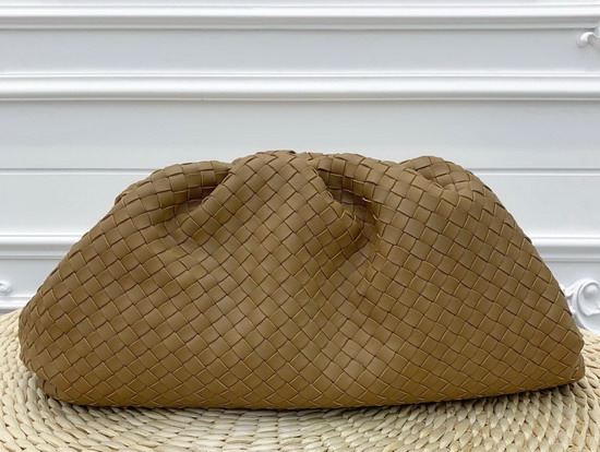 Bottega Veneta Oversize Pouch in Intrecciato Nappa Camel