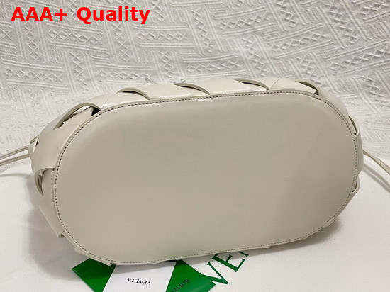 Bottega Veneta Point White Medium Intreccio Leather Top Handle Basket Bag Replica