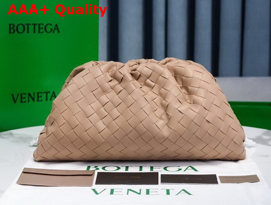 Bottega Veneta Pouch in Almond Intrecciato Leather Replica