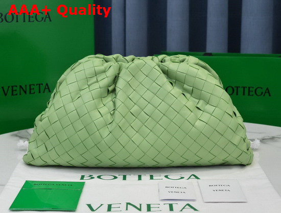 Bottega Veneta Pouch in Apple Green Intrecciato Leather Replica