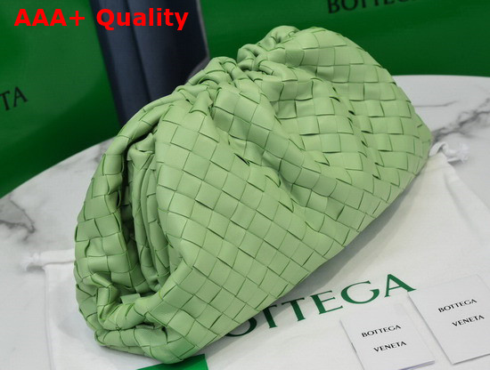 Bottega Veneta Pouch in Apple Green Intrecciato Leather Replica