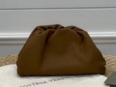 Bottega Veneta Pouch in Butter Calf Leather Cammello