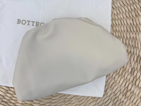 Bottega Veneta Pouch in Butter Calf Leather Mist