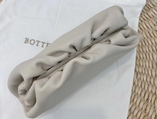 Bottega Veneta Pouch in Butter Calf Leather Mist