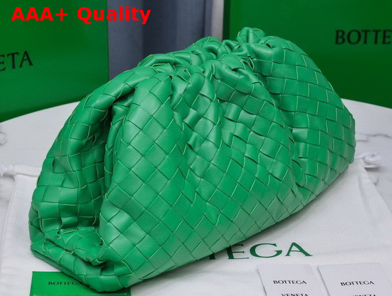 Bottega Veneta Pouch in Green Intrecciato Leather Replica