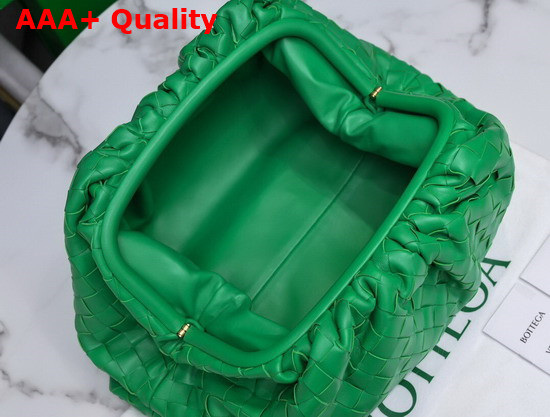 Bottega Veneta Pouch in Green Intrecciato Leather Replica