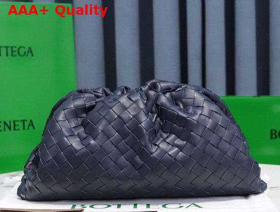 Bottega Veneta Pouch in Navy Blue Intrecciato Leather Replica