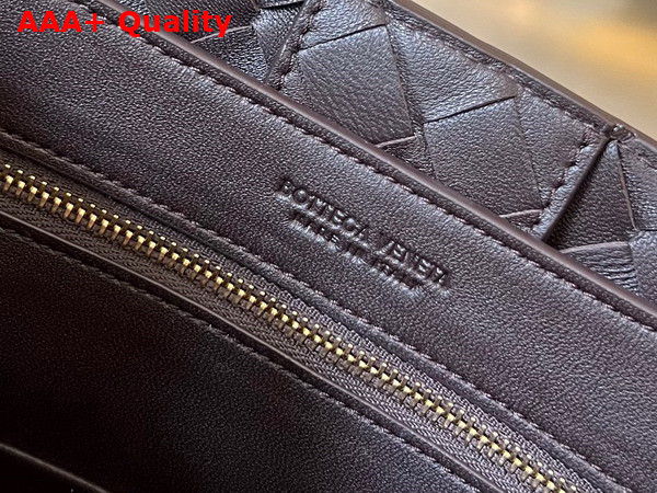 Bottega Veneta Small Andiamo Fondant Intrecciato Leather Replica