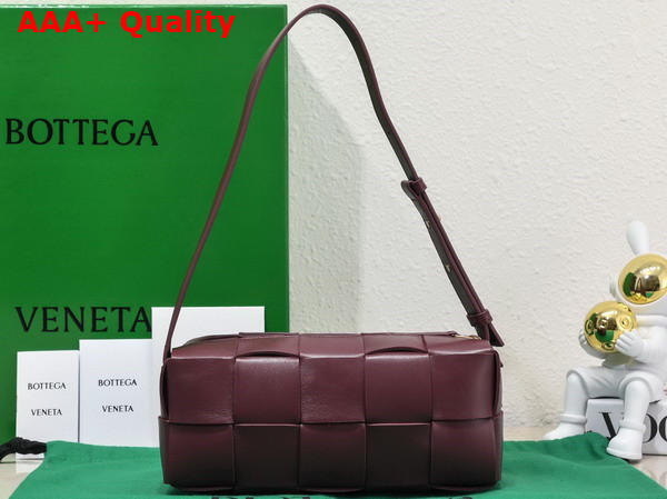 Bottega Veneta Small Brick Cassette Burgundy Intreccio Leather Replica