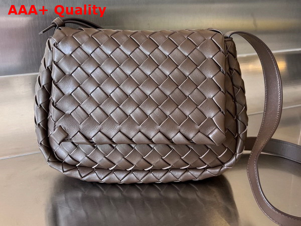 Bottega Veneta Small Cobble Messenger Bag in Light Brown Padded Intrecciato Nappa Leather with Adjustable Strap Replica