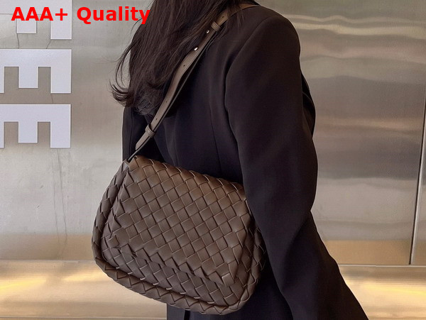 Bottega Veneta Small Cobble Messenger Bag in Light Brown Padded Intrecciato Nappa Leather with Adjustable Strap Replica