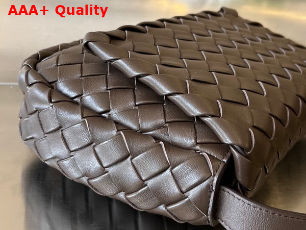 Bottega Veneta Small Cobble Messenger Bag in Light Brown Padded Intrecciato Nappa Leather with Adjustable Strap Replica