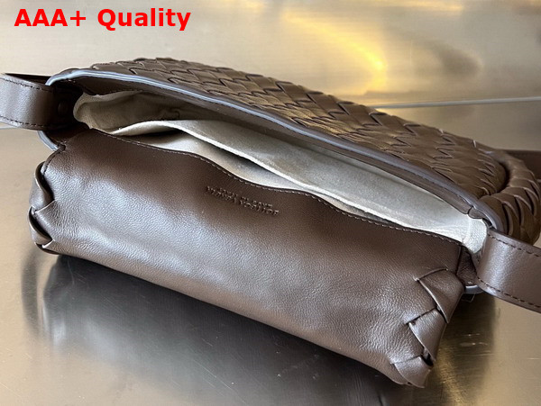 Bottega Veneta Small Cobble Messenger Bag in Light Brown Padded Intrecciato Nappa Leather with Adjustable Strap Replica