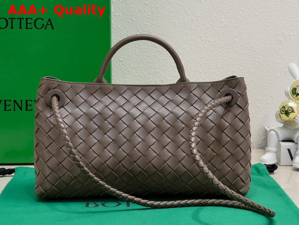 Bottega Veneta Small East West Andiamo Bag in Fondant Intrecciato Leather Replica