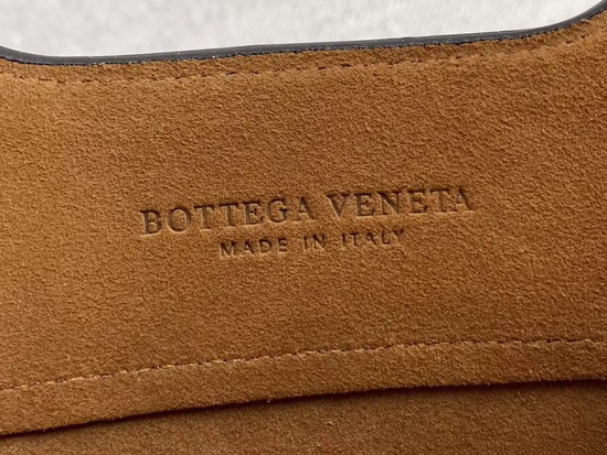 Bottega Veneta Small Slip Tote in French Calf Nero