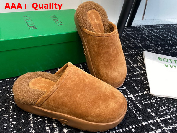 Bottega Snap Slipper in Caramel Shearling Open Back Slipper Replica