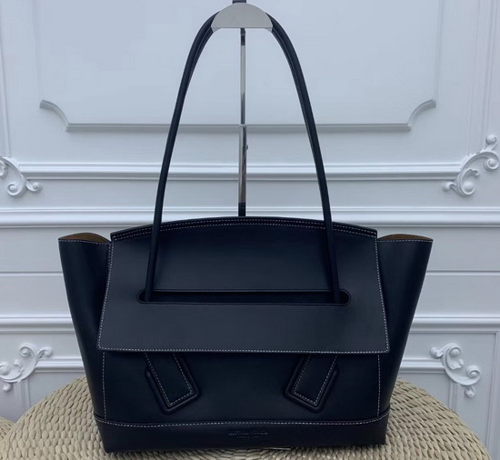 Bottega Veneta The Arco 48 Bag in French Calf Nero