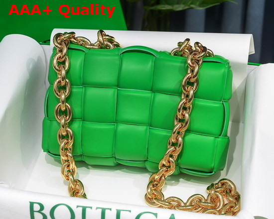 Bottega Veneta The Chain Cassette in Grass Maxi Intrecciato Nappa Leather Replica