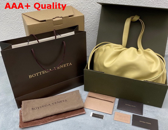 Bottega Veneta The Medium Bulb in Tapioca Nappa Leather Replica