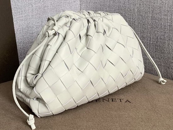 Bottega Veneta The Pouch 20 in Maxi Intreccio Plaster