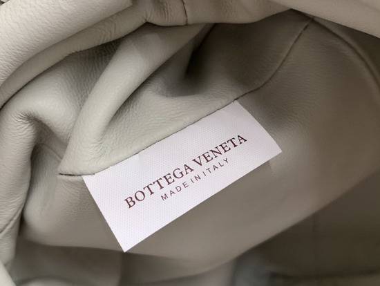 Bottega Veneta The Pouch 20 in Maxi Intreccio Plaster