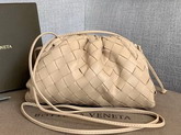 Bottega Veneta The Pouch 20 in Nude Maxi Woven Leather