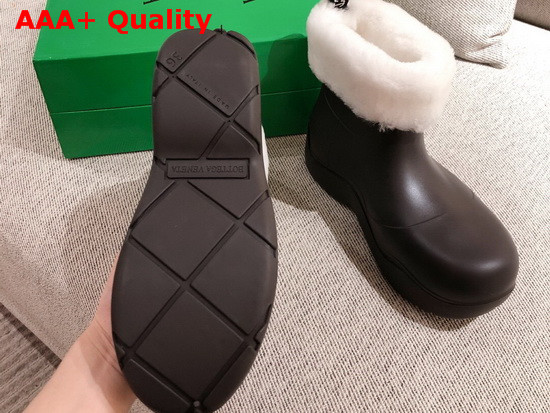 Bottega Veneta The Puddle Boots in Black Rubber with Shearling Lining Replica