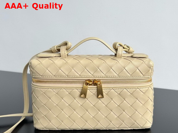 Bottega Veneta Vanity Case On Strap Beige Intrecciato Leather Replica