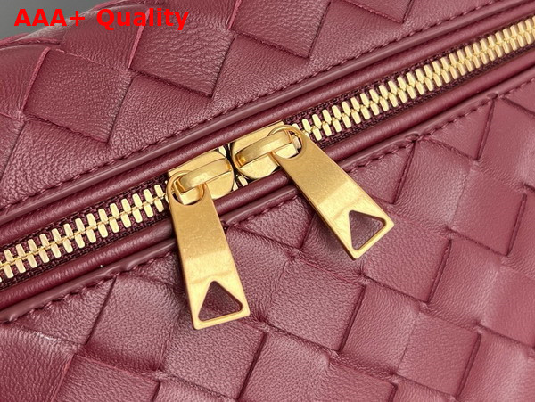 Bottega Veneta Vanity Case On Strap Cherry Intrecciato Leather Replica